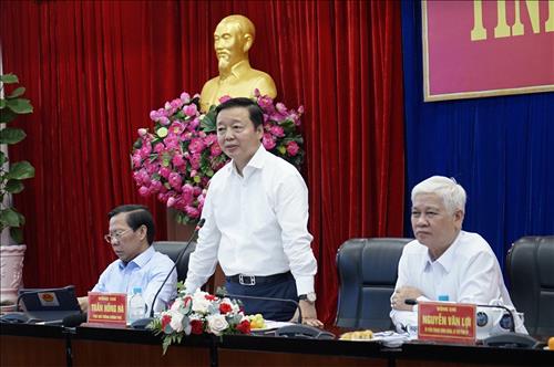 Phó Thủ tướng Trần Hồng Hà làm việc với tỉnh Bình Dương: Phát triển năng lượng mặt trời cần đảm bảo an toàn hệ thống điện