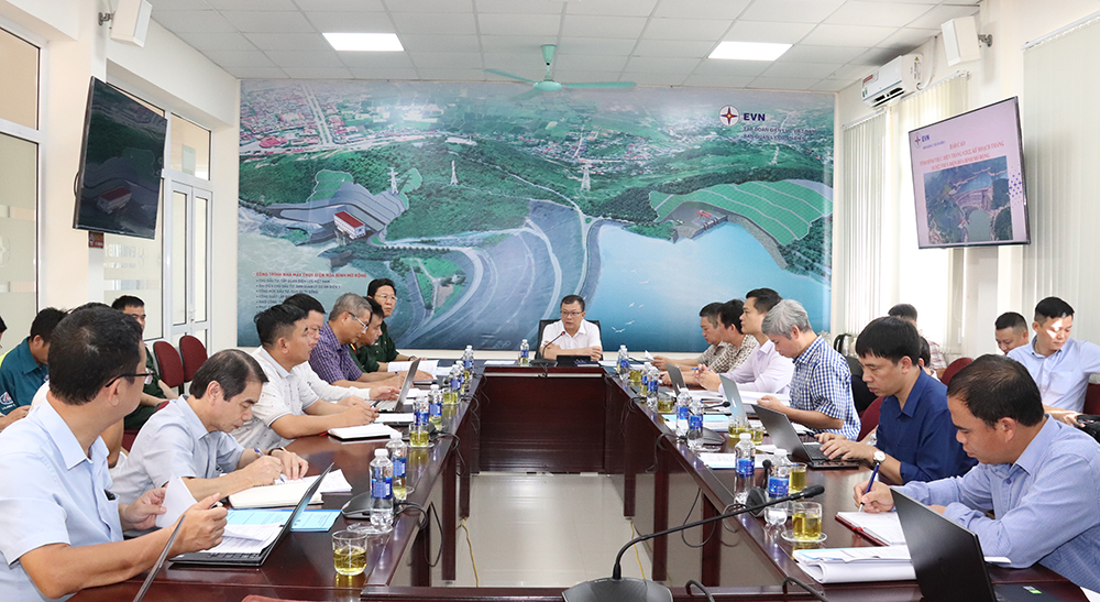 Thi công Dự án Nhà máy Thủy điện Hòa Bình mở rộng phải đặc biệt chú trọng công tác an toàn