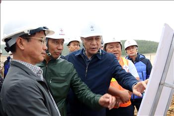 Tiếp tục đẩy nhanh tiến độ Dự án đường dây 500kV Quảng Trạch - Quỳnh Lưu
