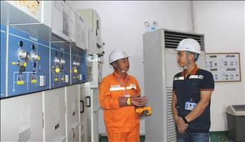 Công ty Điện lực Bắc Giang chủ động làm việc với khách hàng lớn về điều chỉnh phụ tải và tiết kiệm điện mùa nắng nóng 2024