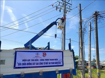 Tuổi trẻ Điện lực Tây Ninh ra quân sửa chữa đường dây sau công tơ mất an toàn năm 2023