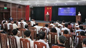 Gần 100 CBNV PC Kon Tum được đào tạo kỹ năng giao tiếp và dịch vụ khách hàng