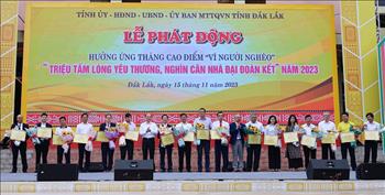 CBCNV PC Đắk Lắk: Gần 60 triệu đồng ủng hộ Quỹ "Vì người nghèo" 