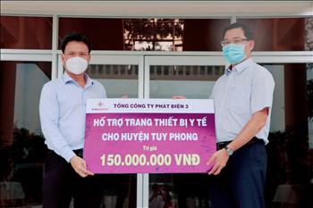 EVNGENCO 3 tặng trang thiết bị y tế cho huyện Tuy Phong, tỉnh Bình Thuận 