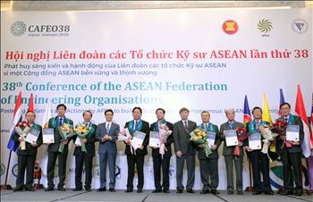 Lãnh đạo Tập đoàn Điện lực Việt Nam dự Hội nghị lần thứ 38 Liên đoàn các tổ chức kỹ sư ASEAN
