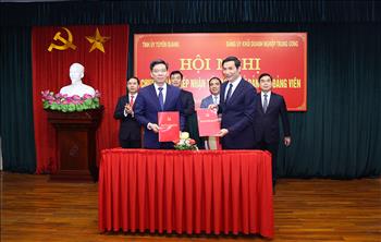 Tiếp nhận Đảng bộ Công ty Thủy điện Tuyên Quang về trực thuộc Đảng bộ Tập đoàn Điện lực Việt Nam