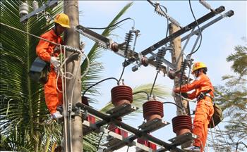 Tháng 4/2018: Miền Nam dẫn đầu cả nước về mức tăng trưởng điện cấp cho công nghiệp
