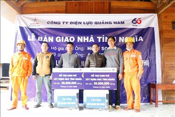 Hỗ trợ xây 2 nhà tình nghĩa ở huyện miền núi Tây Giang, tỉnh Quang Nam