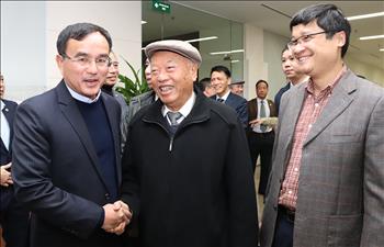 EVN tổ chức gặp mặt cán bộ lão thành ngành Điện nhân kỷ niệm 66 năm Ngày Truyền thống ngành Điện lực Việt Nam