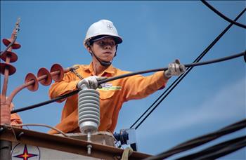 Thủ tướng Chính phủ chỉ đạo tập trung thực hiện quyết liệt, hiệu quả các giải pháp bảo đảm cung ứng điện năm 2024