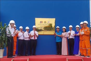 Trạm biến áp 220kV Tân Cảng được gắn biển công trình thi đua cấp Liên đoàn Lao động Thành phố Hồ Chí Minh