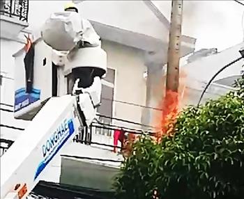 EVNHCMC phản hồi về sự cố cháy cáp thông tin trên trụ điện tại quận Tân Bình