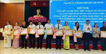 EVNHCMC được Thành ủy TP Hồ Chí Minh khen thưởng về phát triển lưới điện thông minh
