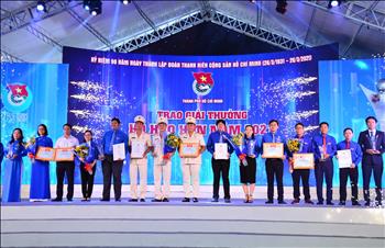 Đoàn Thanh niên EVNHCMC nhận Giải thưởng Hồ Hảo Hớn năm 2021