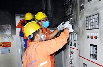 Đã cấp điện trở lại cho hầu hết khách hàng bị ảnh hưởng do sự cố Trạm 110 kV Lạc Đạo (Hưng Yên)