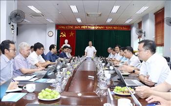 Phó Tổng giám đốc EVN Ngô Sơn Hải làm việc với Công ty CP Nhiệt điện Quảng Ninh