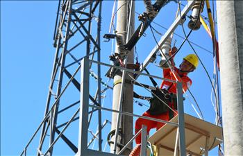 EVNNPC: Sản lượng điện thương phẩm tháng 10 tăng 11,4% so với cùng kỳ 2016