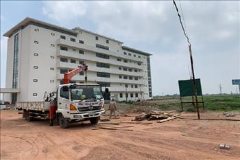 Cấp tốc kéo điện đến trụ sở mới của Trung tâm Y tế thành phố Phúc Yên (Vĩnh Phúc)