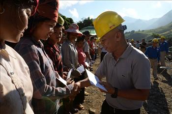 Hỗ trợ 237 hộ dân huyện Mường La bị thiệt hại do lũ quét