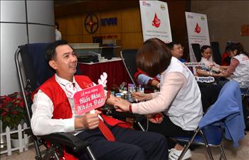 Gần 10.000 đơn vị máu được hiến tặng từ Tuần lễ hồng EVN lần V