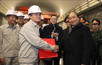 Thủ tướng Chính phủ Nguyễn Xuân Phúc phát lệnh khởi công Công trình Nhà máy Thủy điện Hòa Bình mở rộng