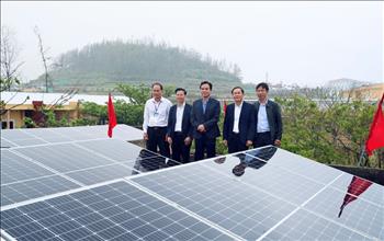 Bàn giao công trình điện mặt trời cho trường học trên đảo Lý Sơn