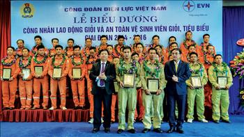 Công đoàn Điện lực Việt Nam năm 2017: Tiếp tục hướng tới người lao động