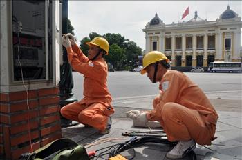 EVNHANOI: Đảm bảo điện phục vụ kỷ niệm Ngày giải phóng Thủ đô 