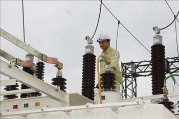 Hoàn thành sớm dự án nâng công suất TBA 220 kV Hòa Khánh