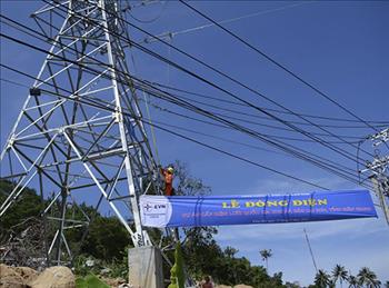Xã đảo Lại Sơn chính thức dùng điện lưới quốc gia