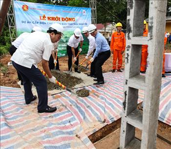 Khởi động dự án cấp điện lưới quốc gia cho các thôn bản trên địa bàn tỉnh Thái Nguyên