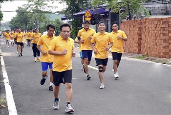 Hơn 150 vận động viên tham gia giải chạy việt dã của PC Bình Phước