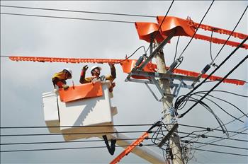 Công ty Điện lực Phú Yên: 10 tháng giảm 50% thời gian mất điện của khách hàng