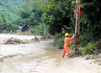 Công tác phòng chống, ứng phó và khắc phục sự cố lưới điện do mưa lũ ở khu vực miền Trung