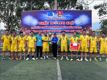 Đội bóng Nhà máy Thủy điện Lai Châu vô địch giải bóng đá huyện Nậm Nhùn