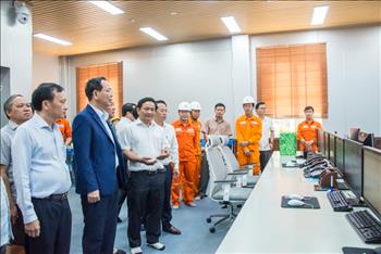 Lãnh đạo tỉnh Đắk Nông thăm hỏi người lao động, trồng cây lưu niệm tại Công ty Thủy điện Đồng Nai