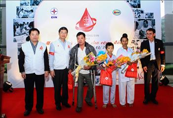 Tuần lễ hồng EVN lần II: 5000 CBCNV đăng ký hiến máu nhân đạo