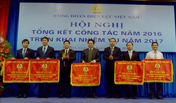 Công đoàn Điện lực Việt Nam: Hỗ trợ xây dựng 49 Mái ấm công đoàn trong năm 2016