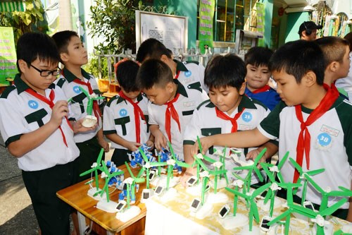 Hiệu quả từ phong trào Xây dựng trường học thân thiện học sinh tích cực   Báo Quảng Bình điện tử
