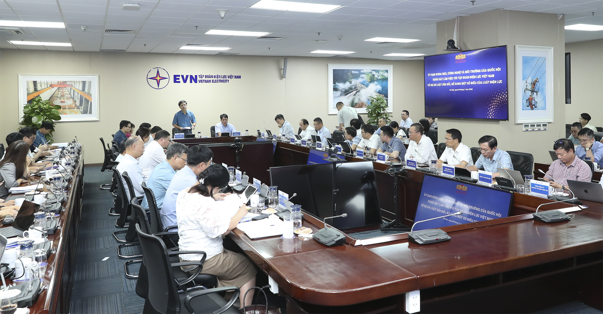 Đoàn công tác Ủy ban Khoa học, Công nghệ và Môi trường làm việc với EVN về sửa đổi Luật Điện lực
