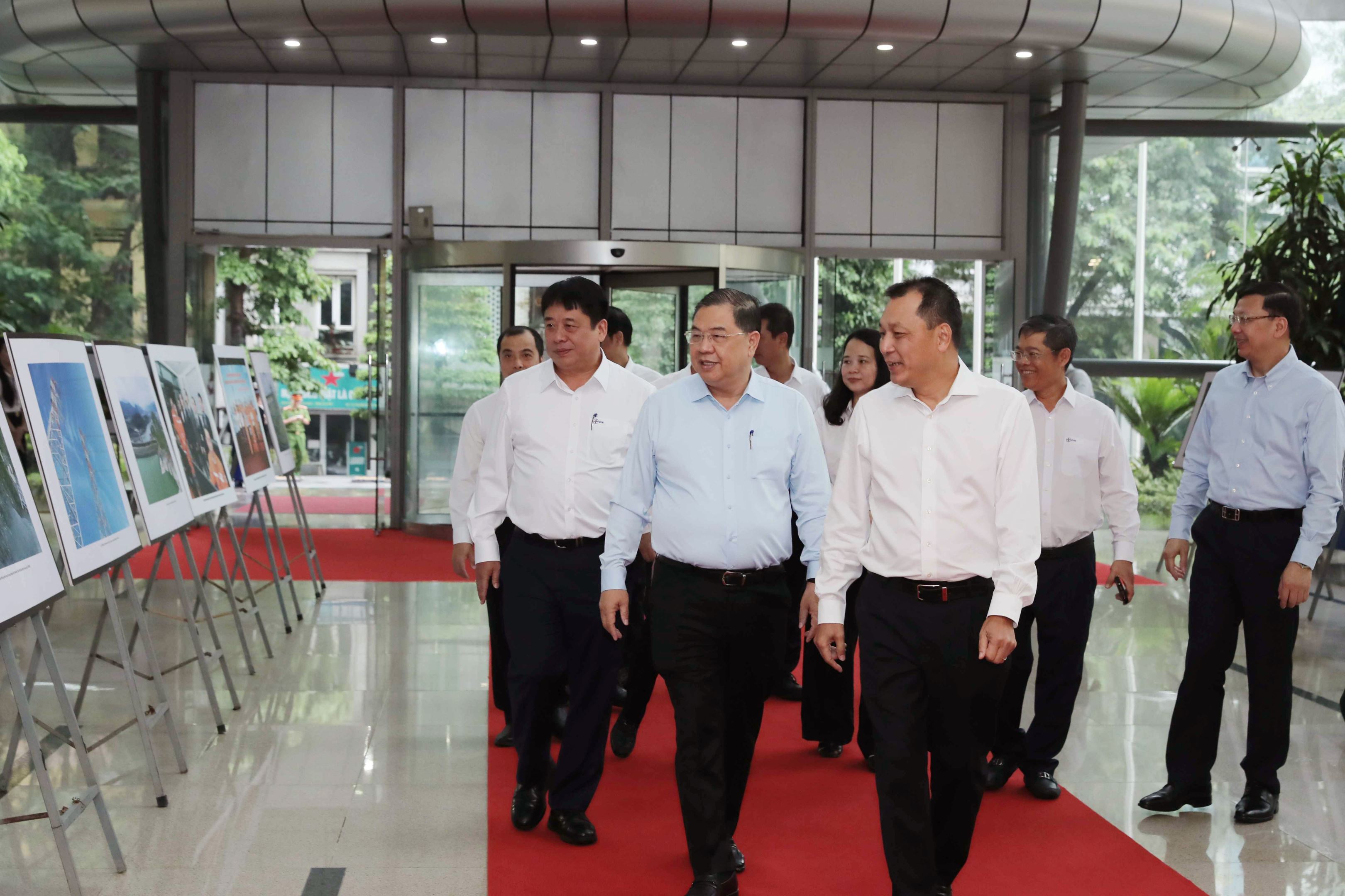 Phó Thủ tướng Thường trực Chính phủ Phạm Gia Túc thăm, làm việc tại Tập đoàn Điện lực Việt Nam