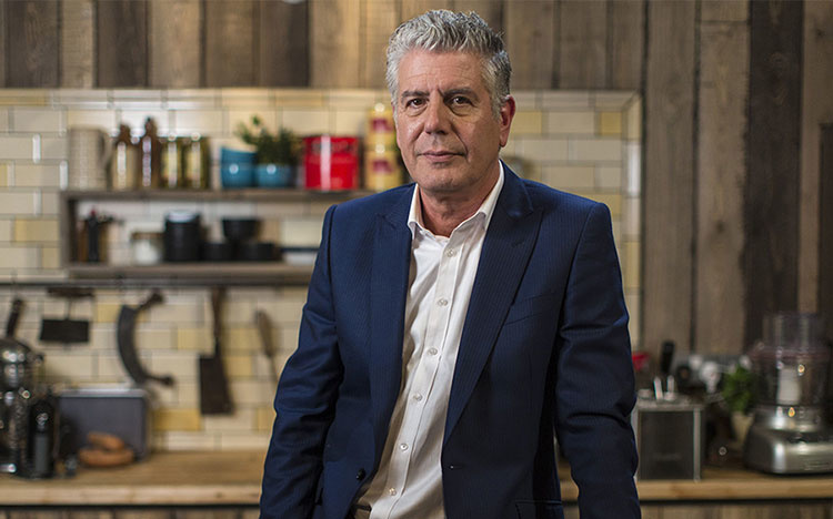 ANTHONY BOURDAIN TRONG HÀNH TRÌNH KHÁM PHÁ NHỮNG VÙNG ĐẤT VÀ CÂU CHUYỆN ẨM THỰC KHUẤT NẺO